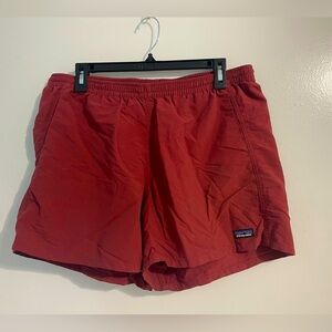 Women’s Patagonia Baggies Burnt Red size Large 5”